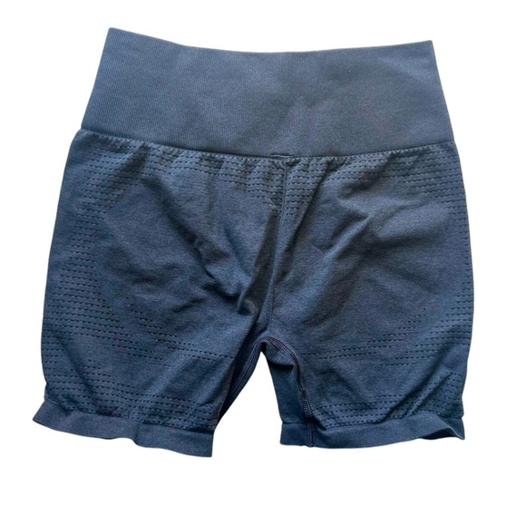 Gymshark vital seamless 2.0 shorts size medium - Picture 4 of 5